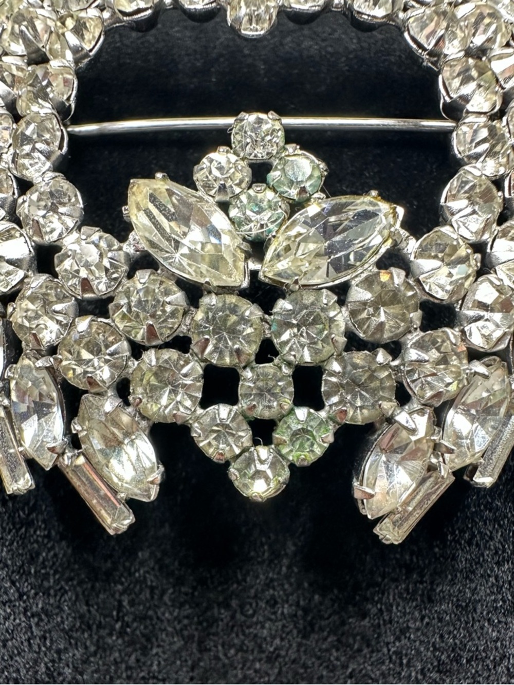 Vintage Garne Jewelry Rhinestone Brooch – Statement Wreath Design - Picture 3 of 4